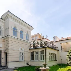 Villa Unique Location With Hot-tub, Terrace And Garden, Prague
